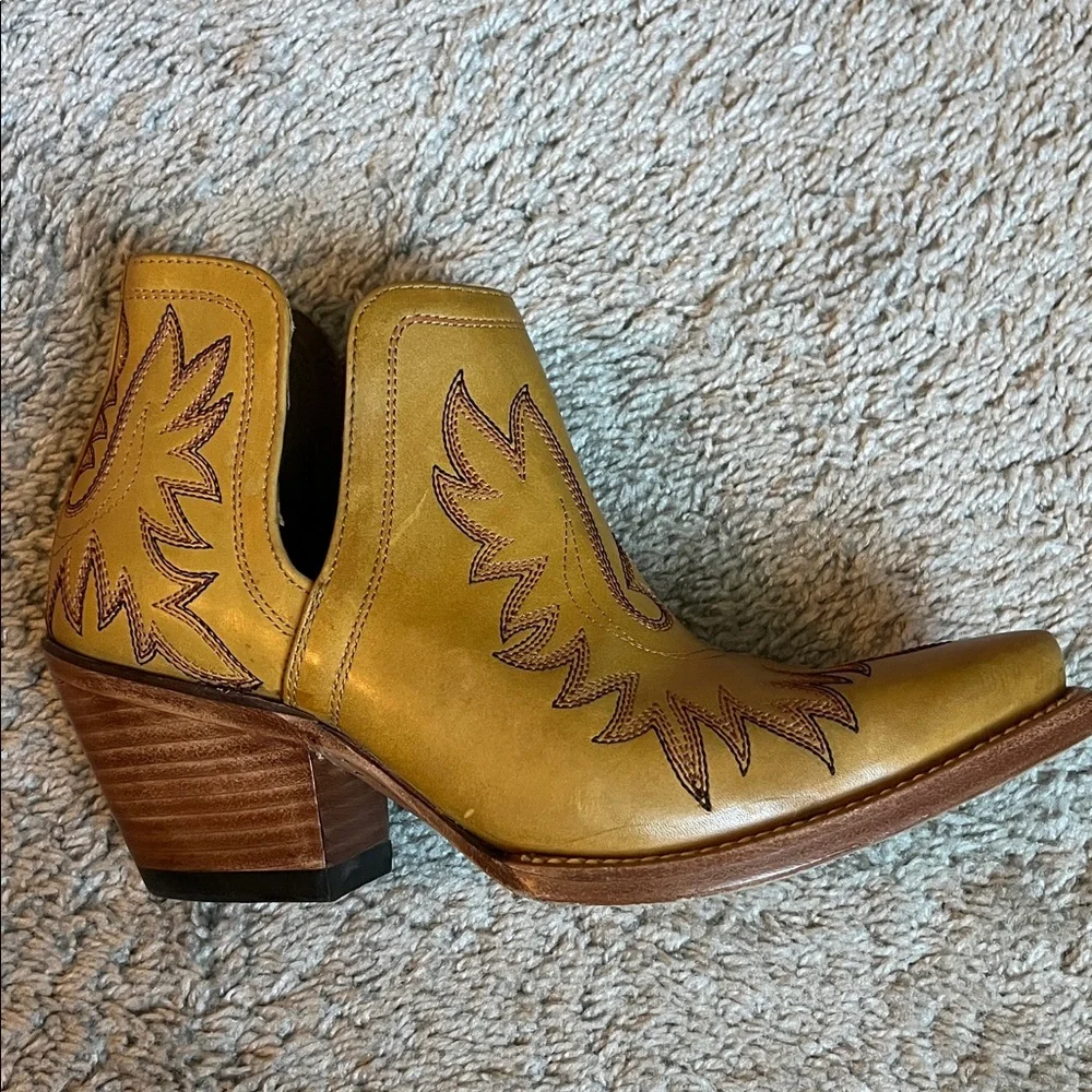 Ariat Light mustard yellow brown Leather Booties. - Picture 6 of 7